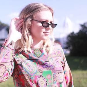 Meet your Posher, Halla